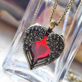 Colar Blood Heart